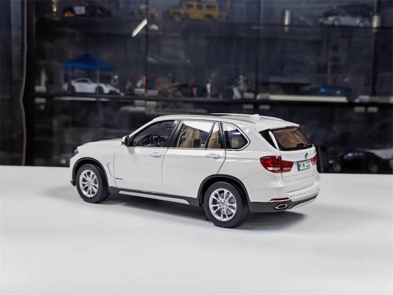 Paragon 1:18 BMW X5 F15 Alloy Diecast Model – YX car model