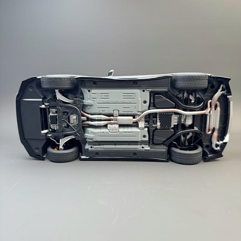 MotorHelix 1:18 Nissan GT-R (R35) Track Edition