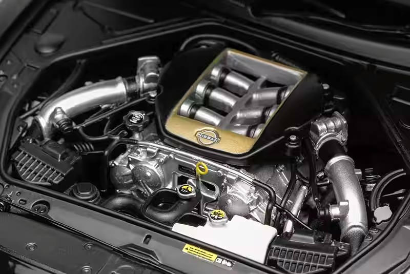 MotorHelix 1:18 Nissan GT-R (R35) Track Edition