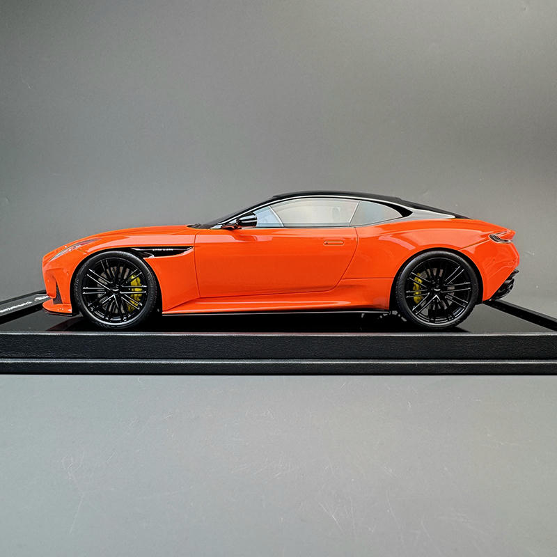 MotorHelix 1:18 Aston Martin DB12 Coupe Resin Model Car