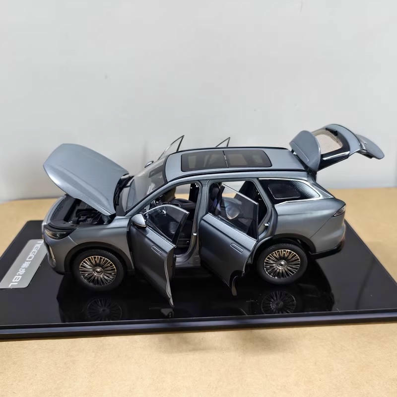 1:18 Chery Tiggo 8L SUV Diecast Model