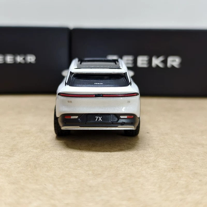 Official 1:64 ZEEKR 7X Diecast Model Car – Geely Electric SUV Alloy Collector Model
