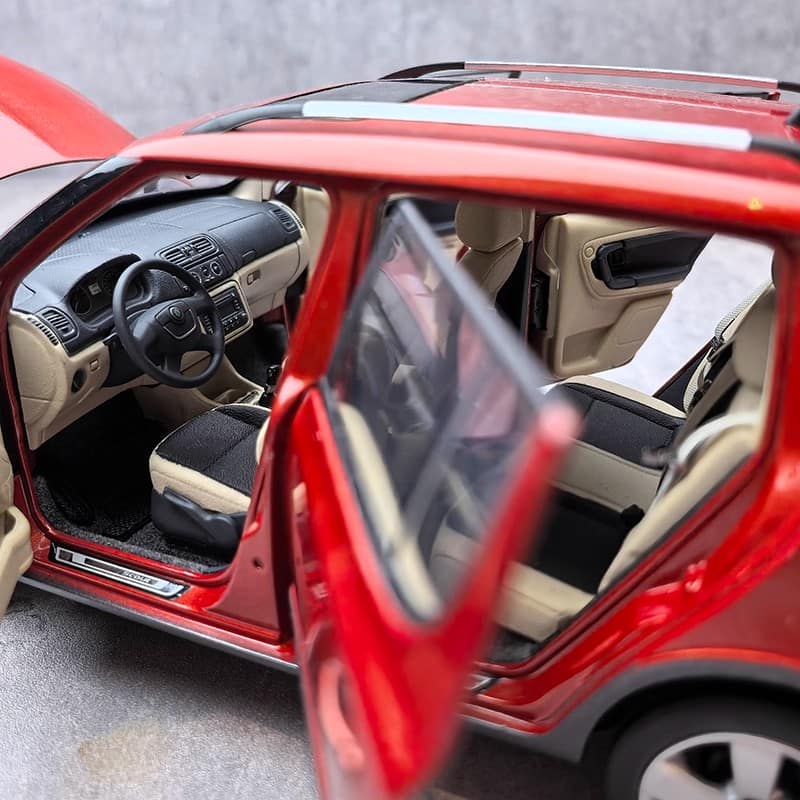 Original 1:18 Shanghai Volkswagen Skoda New Fabia Diecast Model Car