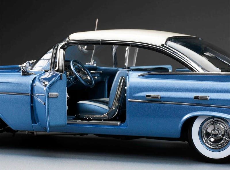 SunStar 1:18 1959 Pontiac Bonneville Platinum Edition Diecast Model