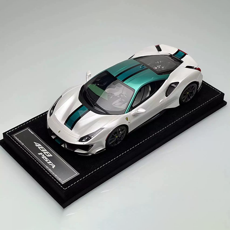 HH Model 1:18 Ferrari 488 Pista Limited Edition Resin Model