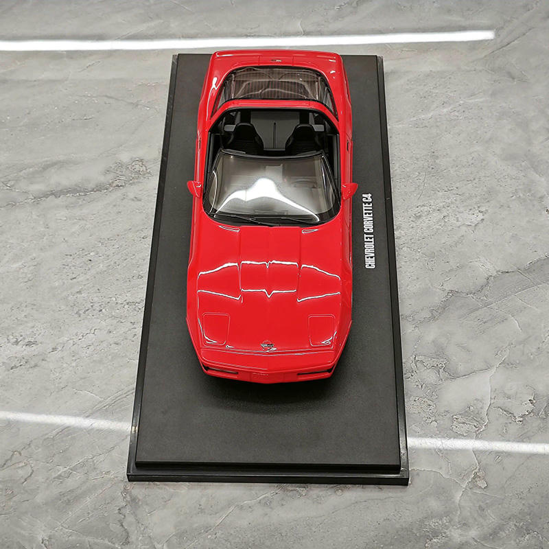 GT Spirit Chevrolet Corvette C4 1995 1:18 Resin Model Car