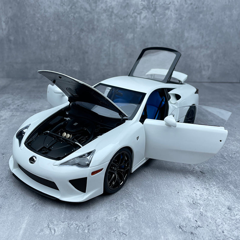 Lexus LFA 1:18 Die-Cast Alloy Model (Pop-Up Spoiler Edition – Collector Display)