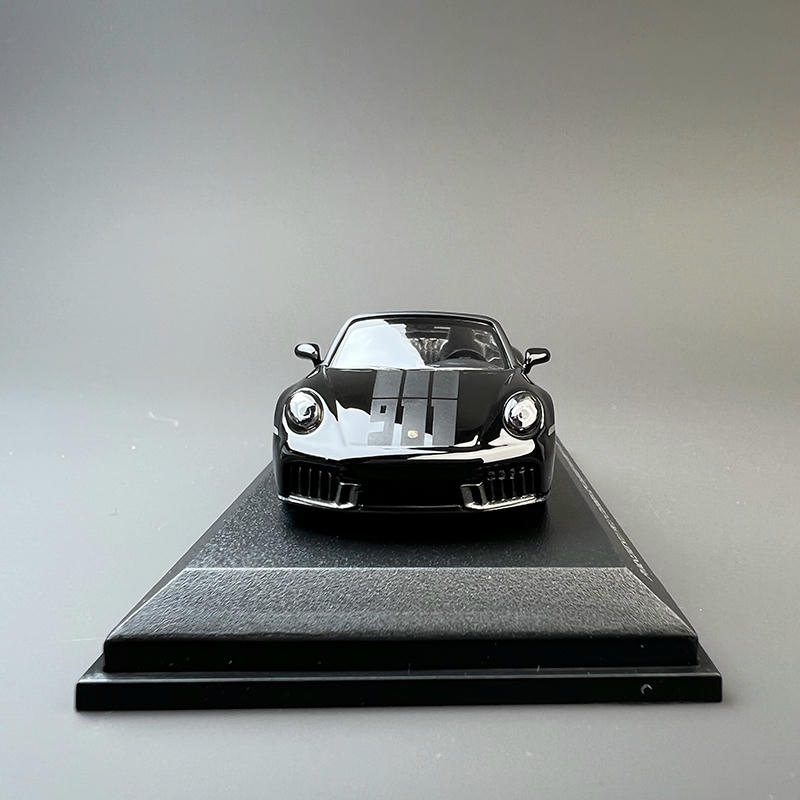 Minichamps 1:64 Porsche 911 (992.2) GTS Diecast Car