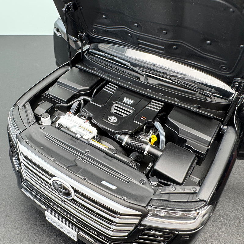 Toyota Land Cruiser LC300 ZX 1:18 Diecast Model by LCD MODEL Collection