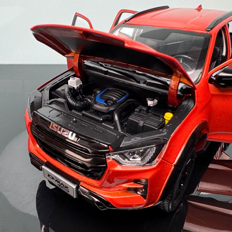 Isuzu Pickup Truck 1:18 Diecast Model – Interactive Collectible
