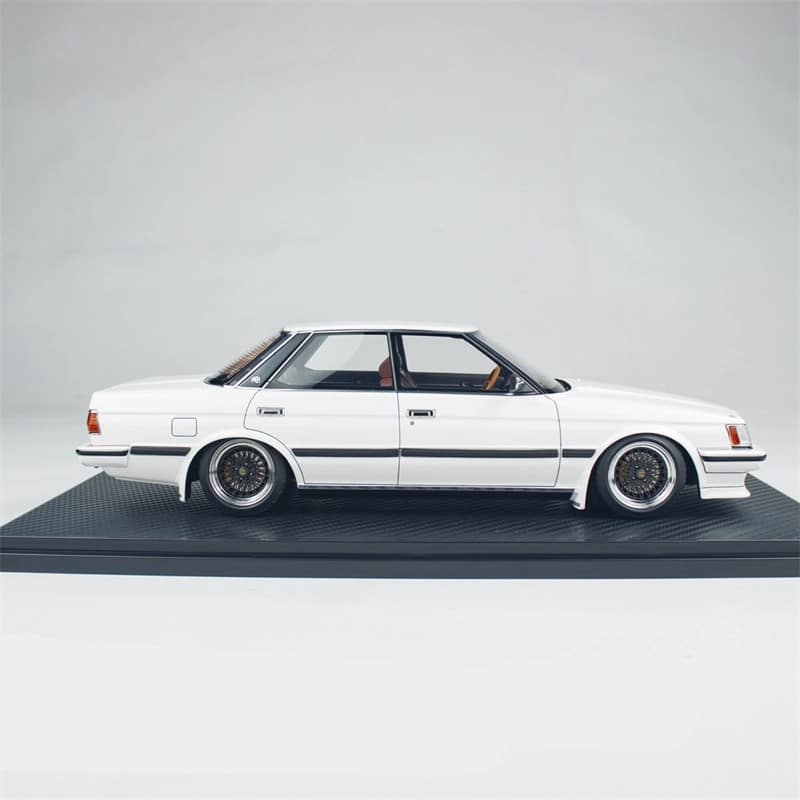 Ignition Model Toyota Mark II 1:18 Resin Model Car