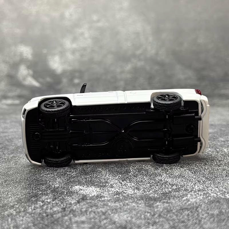 PARA 64 1:64 Chevrolet Silverado 2006 Model