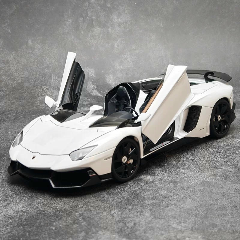 AUTOart 1:18 Lamborghini Aventador J LP700-4 Diecast Model