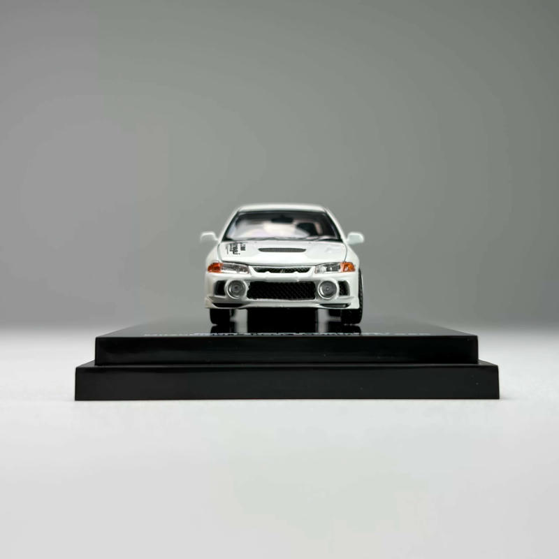 MotorHelix 1:64 Mitsubishi Lancer Evolution IV GSR Diecast Model
