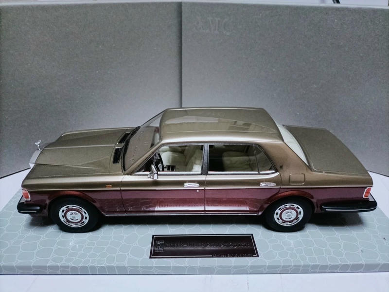 AMC 1:18 Rolls-Royce Silver Spirit Resin Model