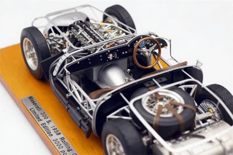 CMC 1:18 Maserati 300S “Skeleton” Edition Diecast Car Model