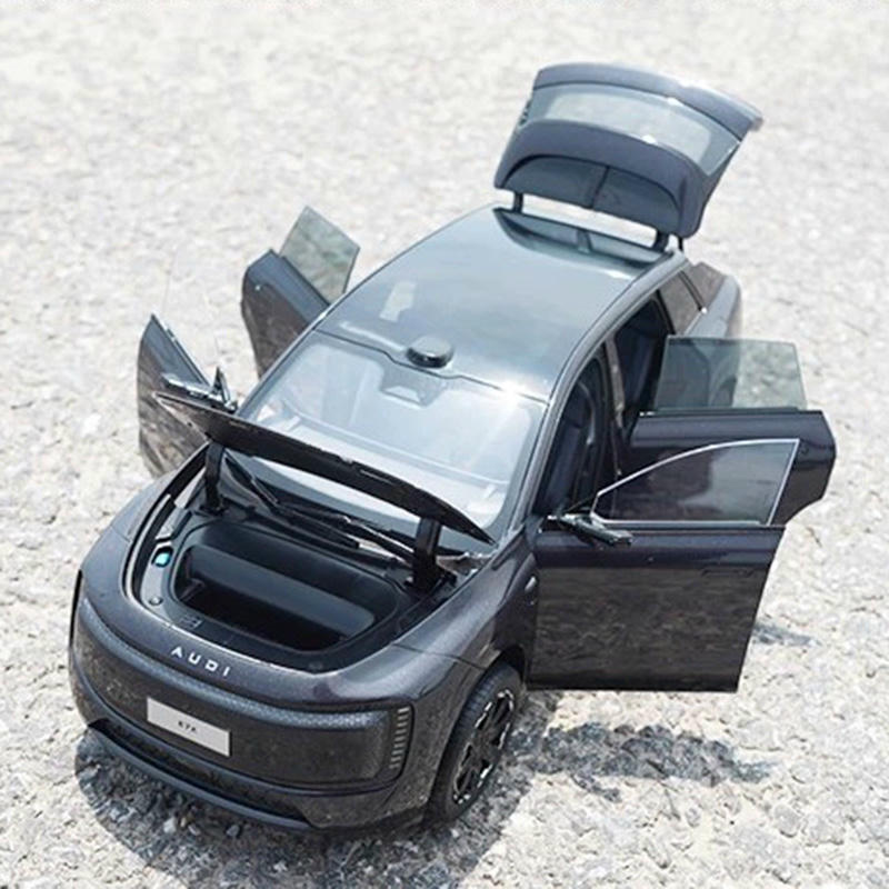 Original SAIC Audi AUDI E7X 1:18 Diecast Model Car