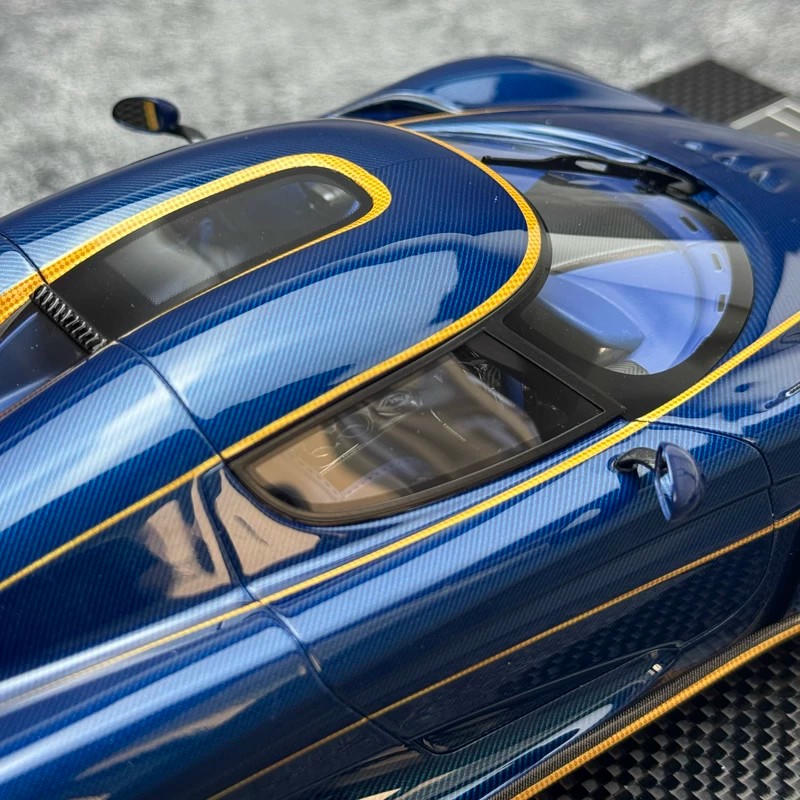 Frontiart 1:18 Koenigsegg Regera Resin Model Car — Carbin Dark Blue