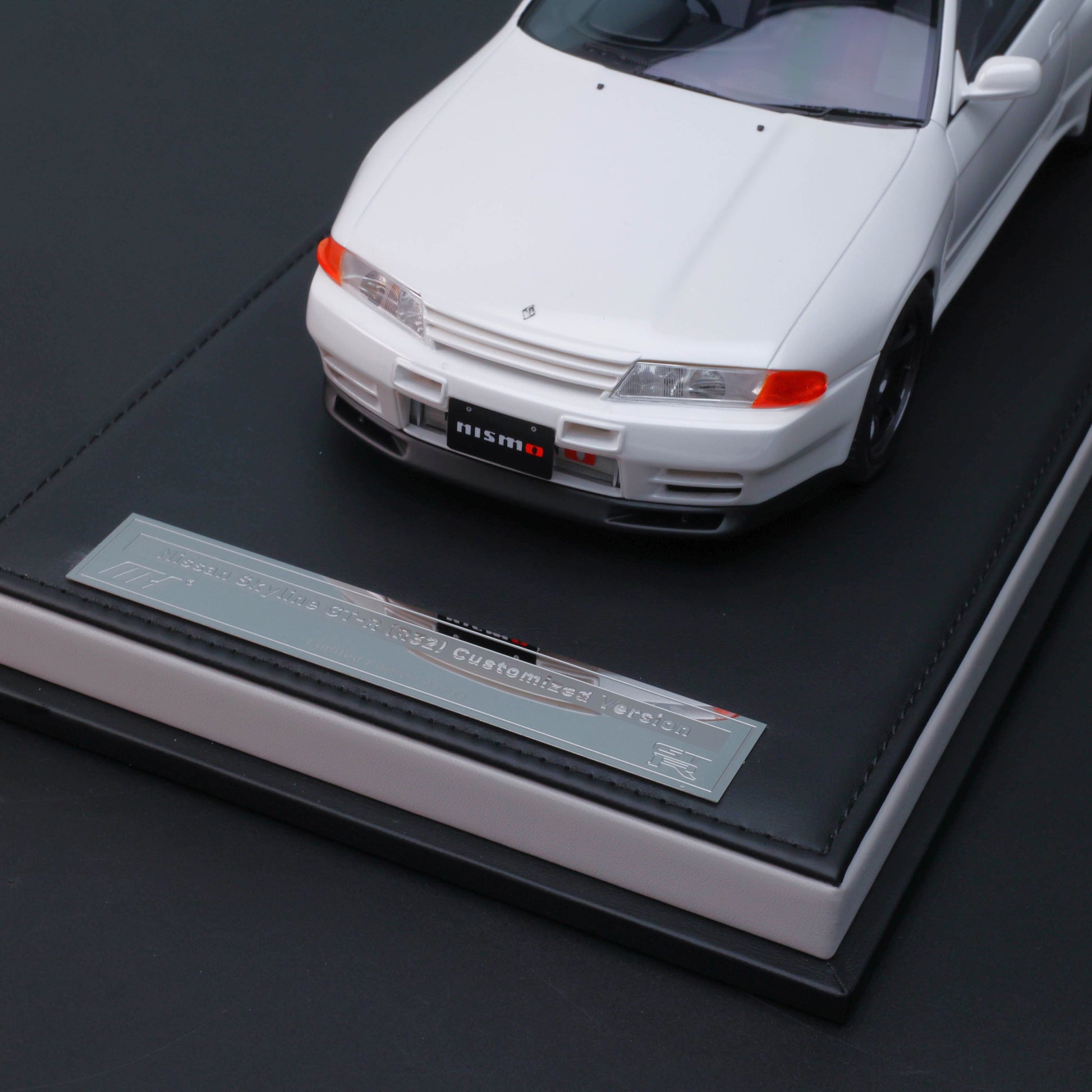 MOTORHELIX 1:18 Nissan Skyline GT-R (R32) Custom – Limited Resin Model (Gunmetal Grey)
