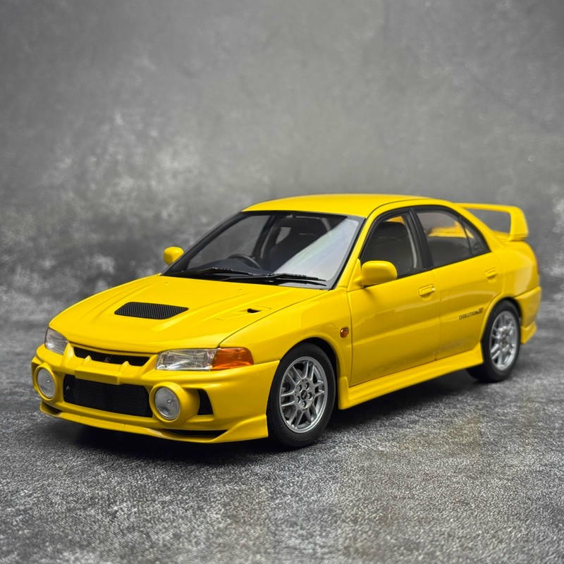 MotorHelix 1:18 Mitsubishi Lancer EVO 4th Generation Diecast Car