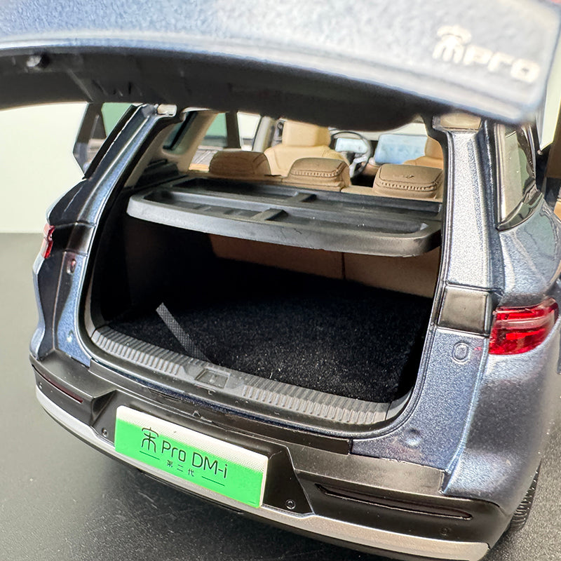 BYD Song PRO DMi 1:18 Diecast Alloy Model SUV (Static Display Edition – Functional Details)