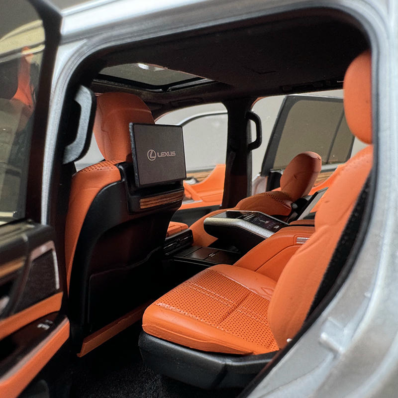 LCD Model 1:18 Lexus LX600 Diecast Car