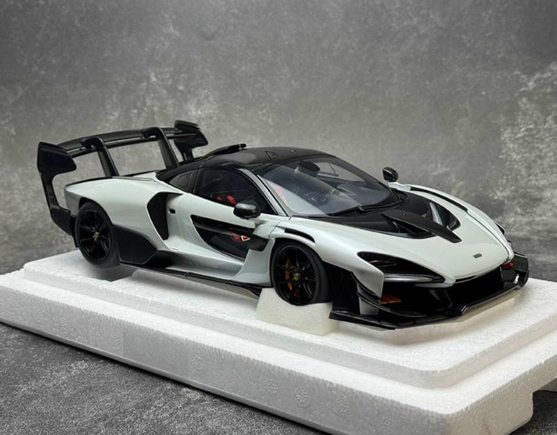 AUTOart 1:18 McLaren Senna GTR Diecast Model
