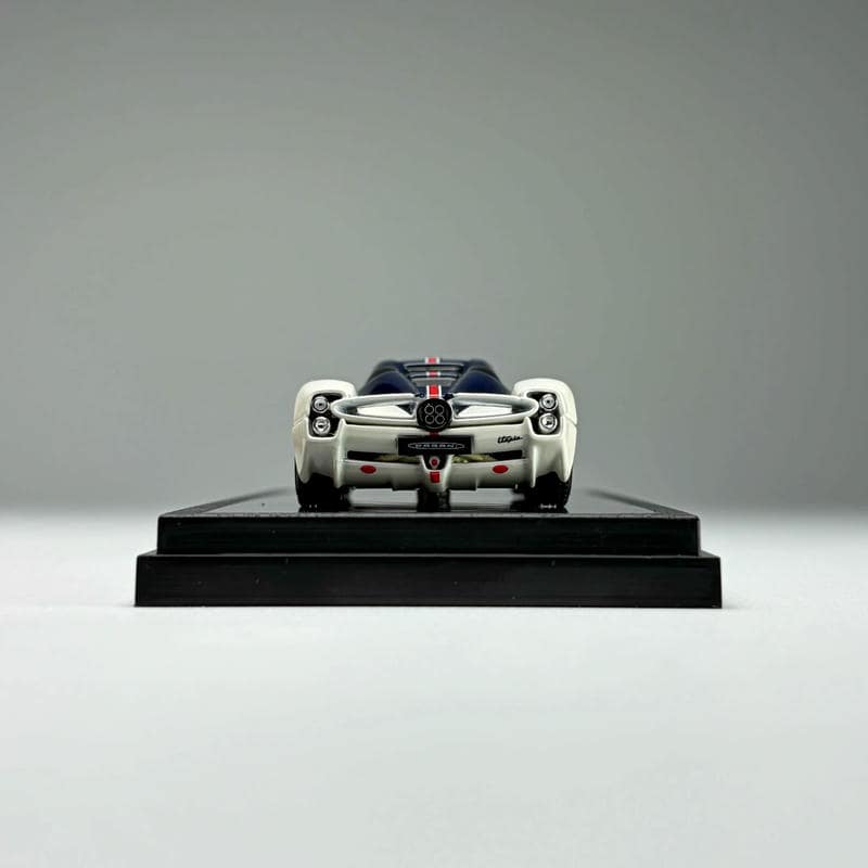 LCD 1:64 Pagani Utopia Diecast Model
