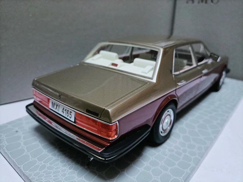 AMC 1:18 Rolls-Royce Silver Spirit Resin Model