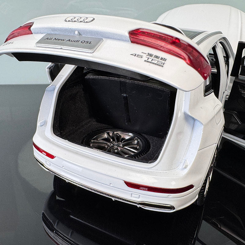 Original 1:18 Audi Q5 Diecast Model – Premium White Collectible