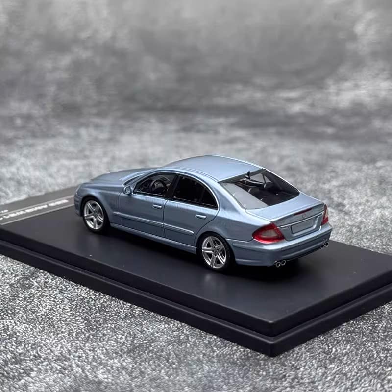 KING Model 1:64 Mercedes-Benz E63 AMG W211 “Four-Eye” Alloy