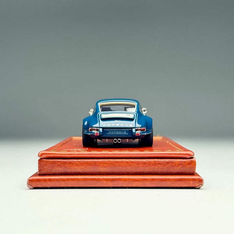 Make Up 1:64 Porsche Singer 911 Coupe Resin Model