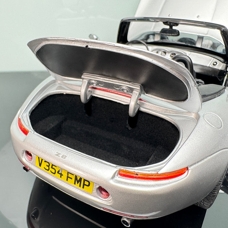 Kyosho BMW Z8 1:18 Scale Alloy Diecast Model – Interactive Collectible