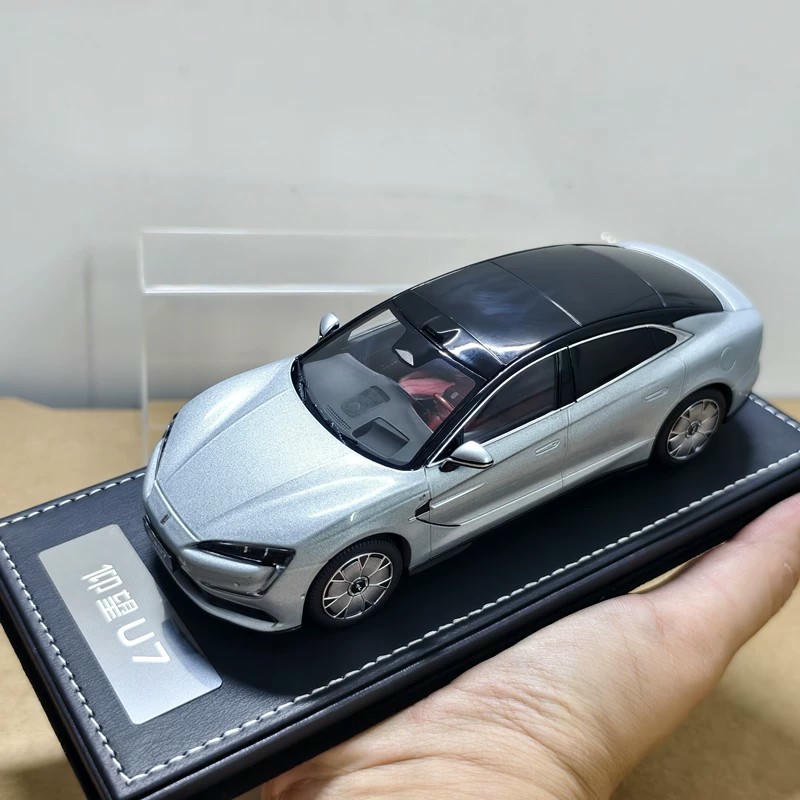1:32 BYD U7 Alloy Model Car with Display Case