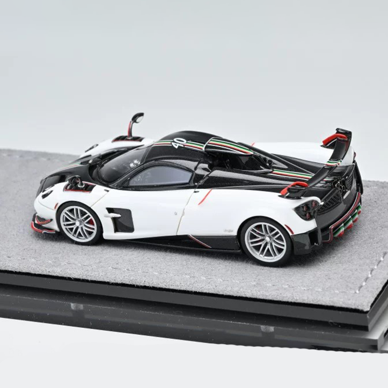 DMH 1:64 Pagani Huayra Roadster Resin Model
