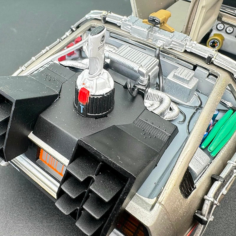 SunStar 1:18 Back to the Future Part III Time Machine Diecast Model 2714# – Movie Car Collection