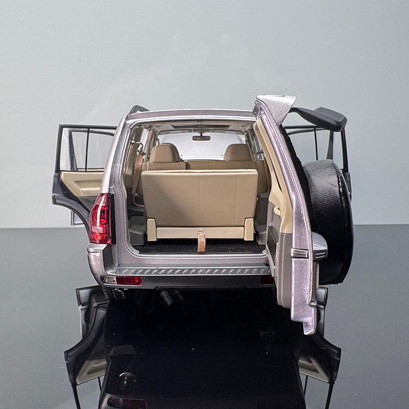 YC Model Mitsubishi Pajero V73 – 1:18 Scale Limited Edition Diecast Model