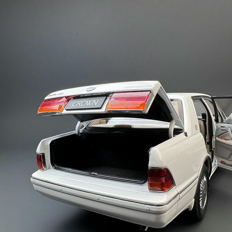 1:18 Scale Toyota Crown 155 Diecast Model Car – Alloy Build with Opening Doors, Hood, Trunk &amp; Functional Steering