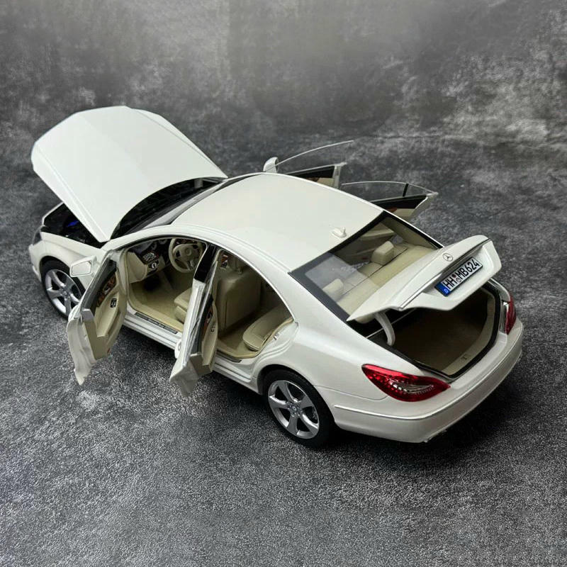 Norev 1:18 Mercedes-Benz CLS-Class Coupe (C218) 2011 Diecast Model