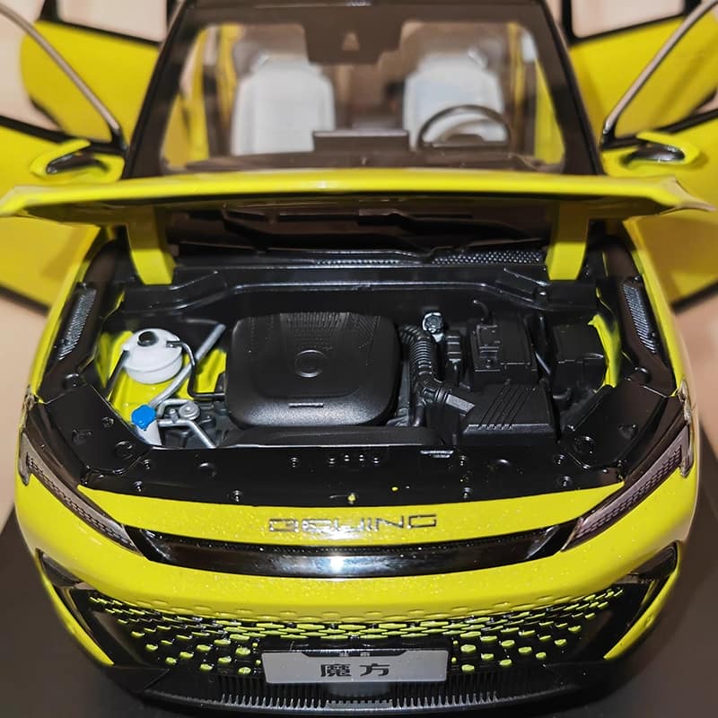 Original Factory 1:18 Beijing Magic Cube Alloy Diecast Model Car