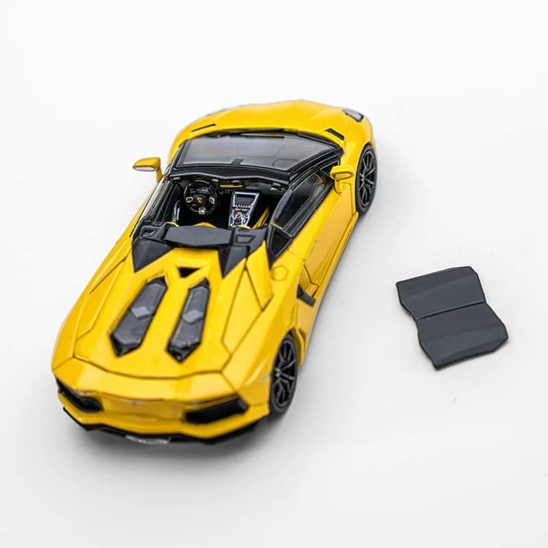 CLASSIC GARAGE 1:64 Lamborghini Aventador LP700-4 Roadster Diecast Model