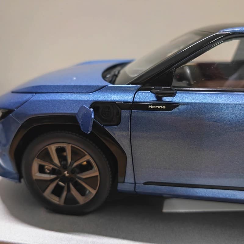 GAC Honda P7 1:18 Diecast Model Car