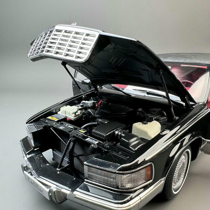 Xiaoguang 1:18 Cadillac Wood Die-Cast Model Car