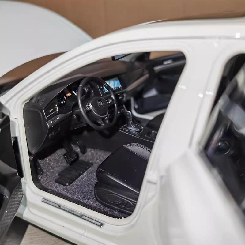 original 1:18 Volkswagen Bora Diecast Model Car