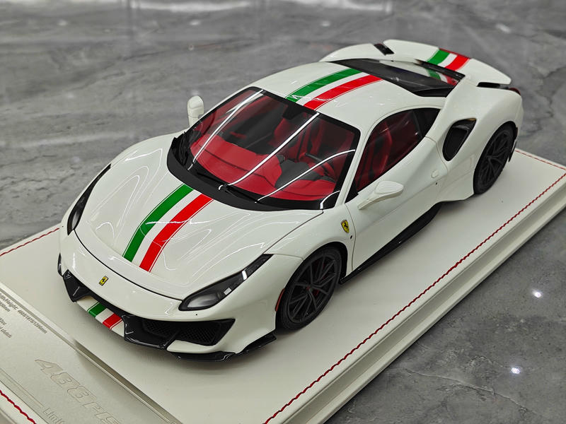 Dino Model 1:18 Ferrari 488 Pista Resin (Fully Open) Model