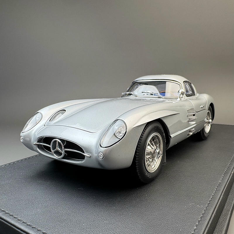 V8 Model 1:18 Mercedes‑Benz 300 SLR Resin Model