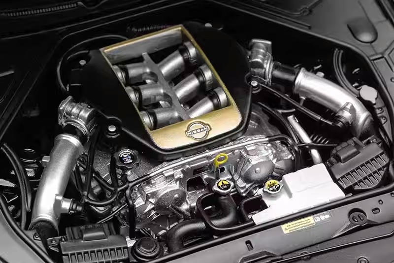 MotorHelix 1:18 Nissan GT-R (R35) Track Edition