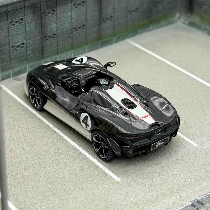 LCD Model 1:64 McLaren ELVA Diecast Car