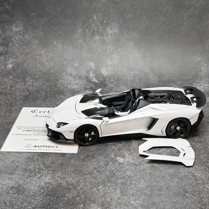 AUTOart 1:18 Lamborghini Aventador J LP700-4 Diecast Model