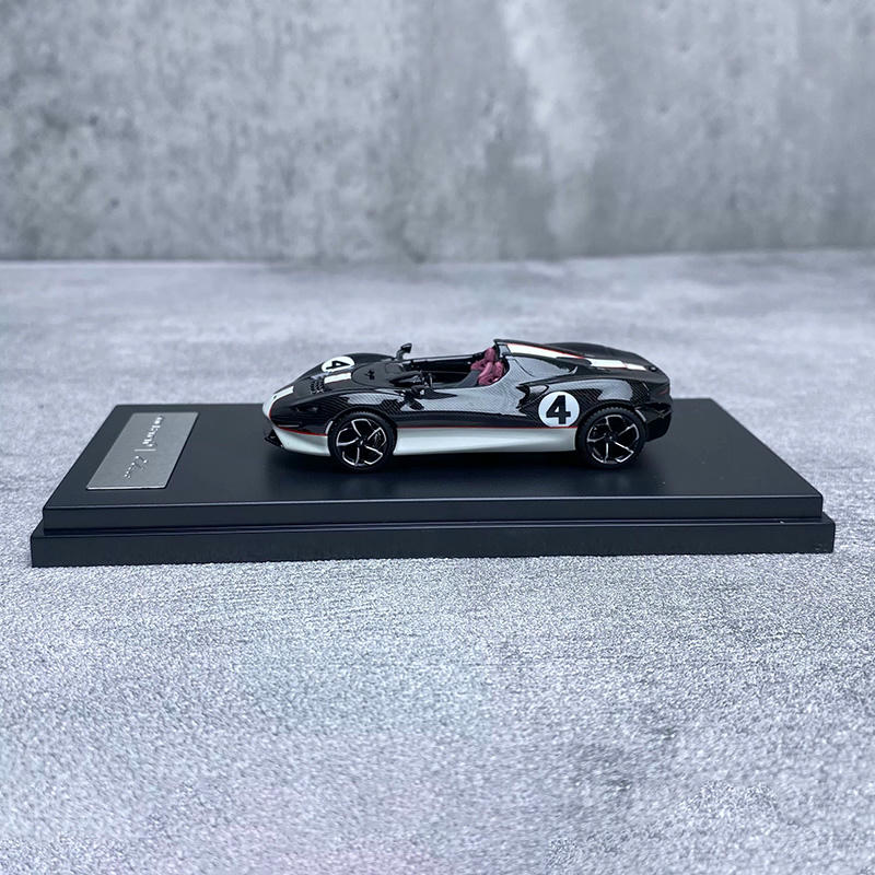 LCD 1:64 McLaren Elva Diecast Model